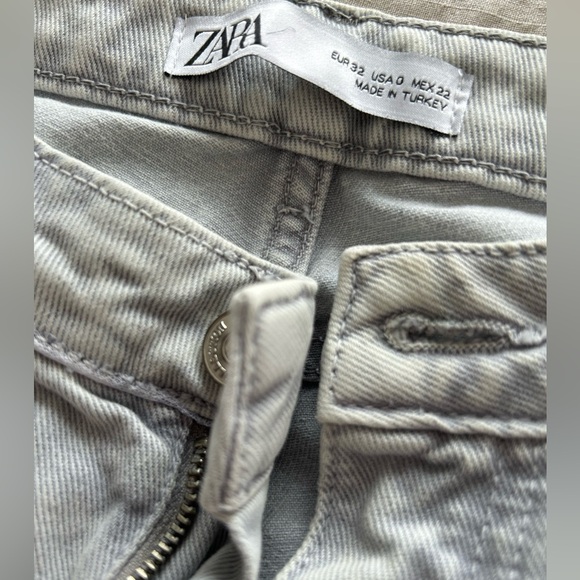 Zara Barrel Leg Jeans with Darts - size 0 - Picture 4 of 5